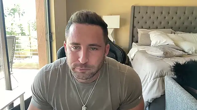 brettmycles28 online show from September 12, 2025, 6:40 pm