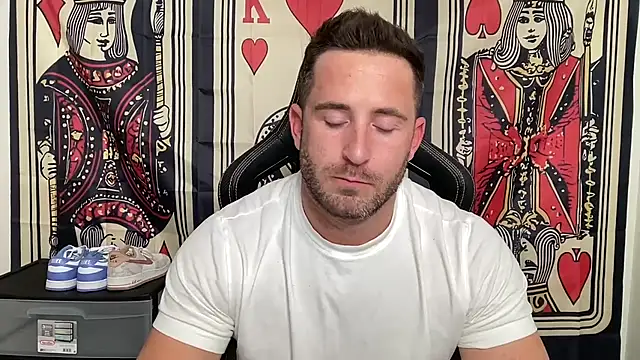 brettmycles28 online show from November 6, 2025, 5:11 am