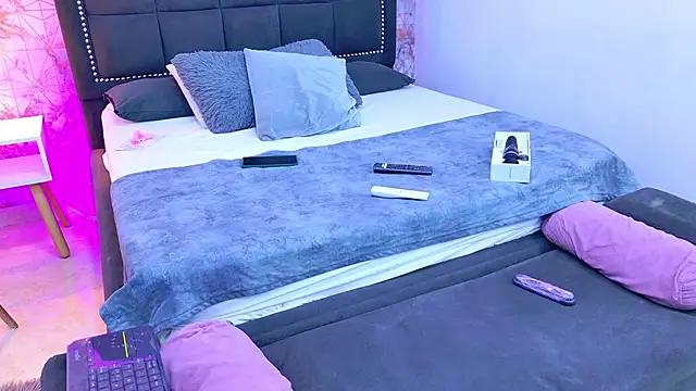 Angelique Angell online show from March 7, 2026, 7:41 pm