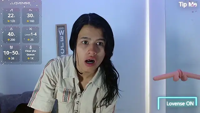 luna starr69 online show from November 11, 2025, 12:44 pm