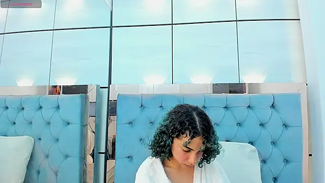 lis rous online show from December 3, 2025, 2:56 am