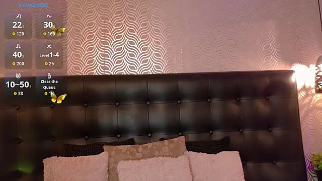 Sharonevanss  online show from September 23, 2025, 8:38 pm