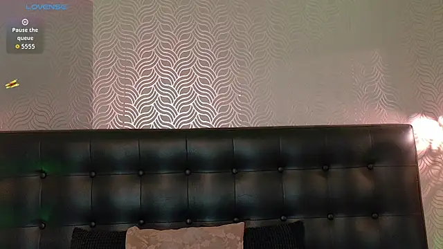 Sharonevanss  online show from September 30, 2025, 8:26 pm