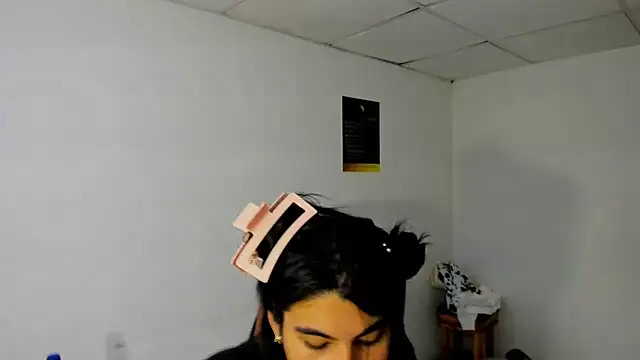 Allisonts69 online show from December 2, 2025, 9:27 pm