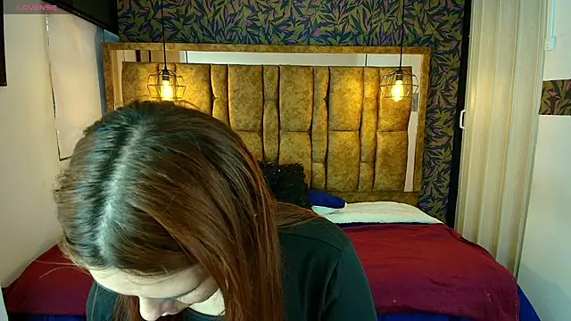 Isa Thompson   online show from April 15, 2026, 11:38 am