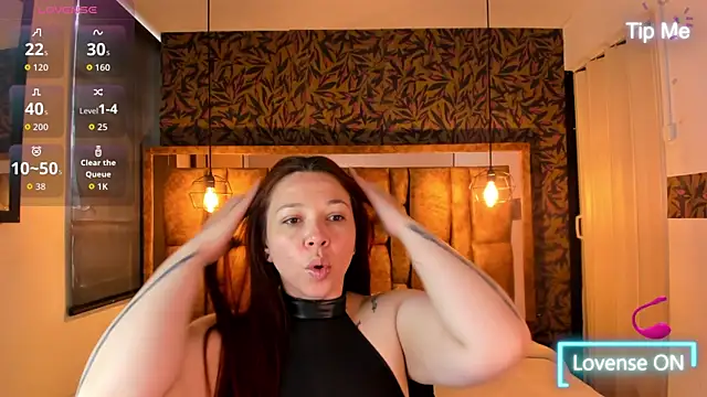 Isa Thompson   online show from November 25, 2025, 12:05 pm