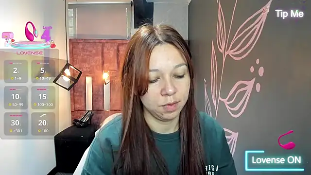 Snapshot of Isa_Thompson__ chatting on September 18, 2025, 12:08 pm Isa Thompson online show from September 18, 2025, 12:08 pm