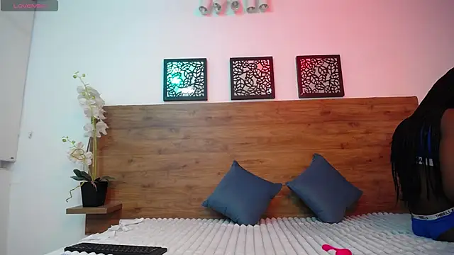 AlexandraCambell online show from October 6, 2025, 7:47 pm