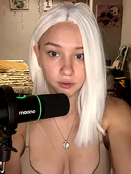 JennaOluretn online show from October 7, 2025, 5:25 pm