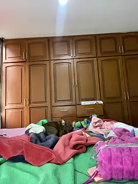 karla-thomsom10 online show from March 8, 2026, 5:49 pm