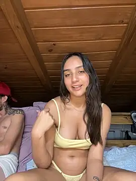 Snapshot of hannahhotwife chatting on October 1, 2025, 12:49 am hannahhotwife online show from October 1, 2025, 12:49 am