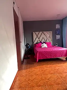 lana rousse01 online show from February 4, 2026, 9:21 pm