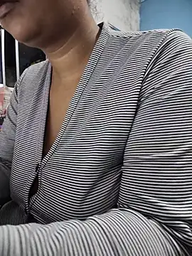 MichelleMore online show from October 24, 2025, 1:48 am