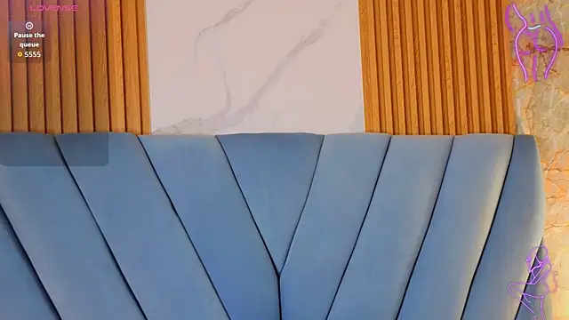 angel  red  online show from September 25, 2025, 1:22 am