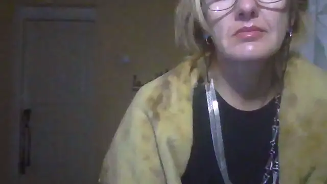 TianaQLove online show from October 27, 2025, 5:14 pm