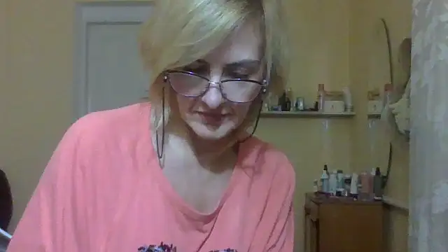 TianaQLove online show from November 20, 2025, 6:52 pm