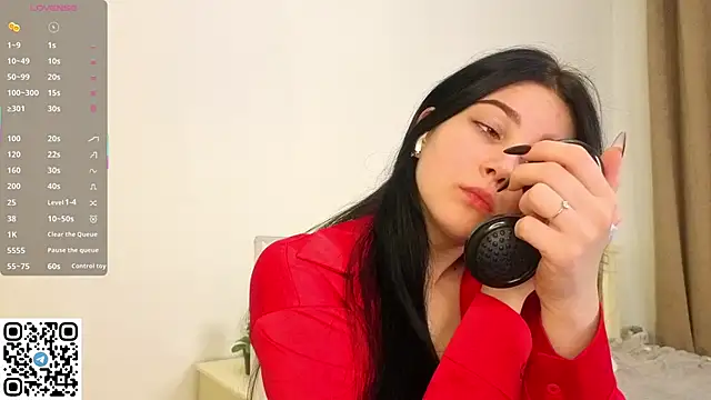 Snapshot of EnricaElis chatting on February 25, 2026, 8:19 pm EnricaElis online show from February 25, 2026, 8:19 pm