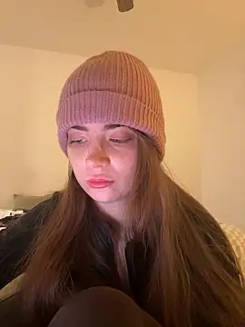 Roseyla    online show from November 12, 2025, 3:32 am