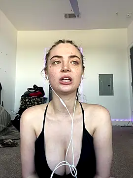 Roseyla    online show from October 8, 2025, 7:25 pm