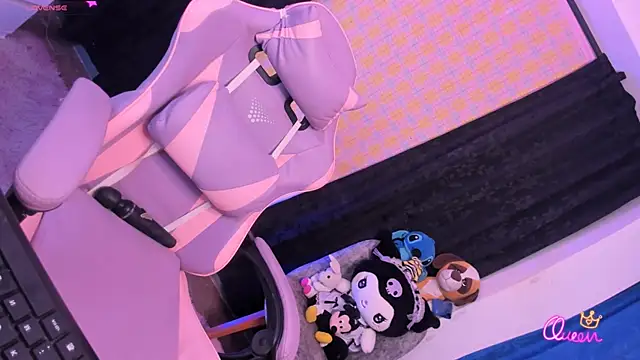 cassie dilaurentis online show from April 7, 2026, 8:21 pm