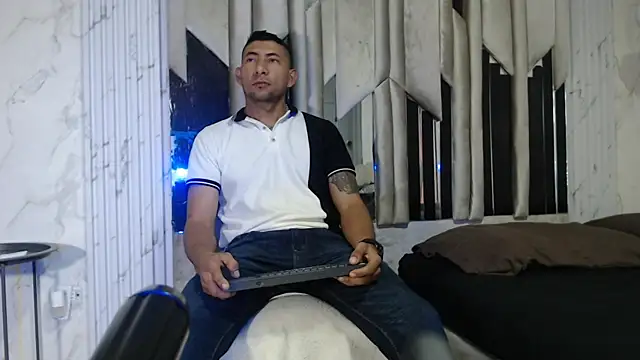 Morganandmegan online show from October 24, 2025, 11:20 am