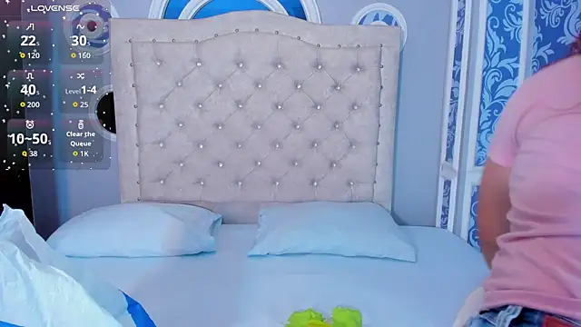 mishell lovely online show from December 2, 2025, 12:51 pm