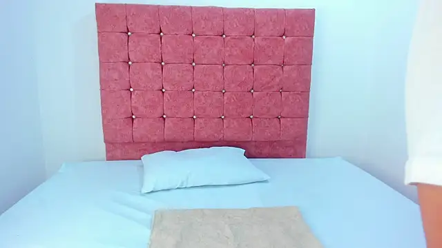 mishell lovely online show from January 13, 2026, 1:26 pm