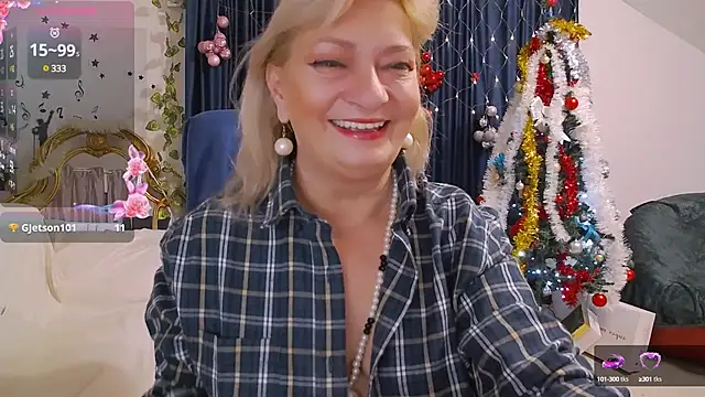 Snapshot of HypnotikCate chatting on December 21, 2024, 3:03 am HypnotikCate online show from December 21, 2024, 3:03 am