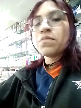 Snapshot of Katyuskka_love chatting on October 25, 2025, 10:10 pm Katyuskka love online show from October 25, 2025, 10:10 pm