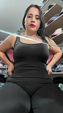 GiaDuque online show from April 10, 2026, 12:34 pm