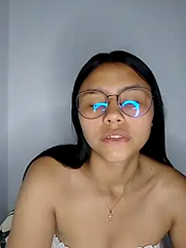 Snapshot of SofieLove_01 chatting on February 7, 2026, 8:11 am SofieLove 01 online show from February 7, 2026, 8:11 am