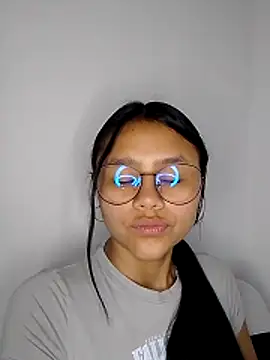 Snapshot of SofieLove_01 chatting on February 14, 2026, 8:25 am SofieLove 01 online show from February 14, 2026, 8:25 am