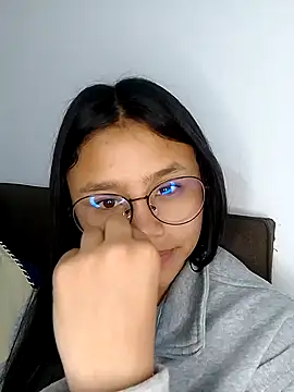 Snapshot of SofieLove_01 chatting on March 1, 2026, 7:52 am SofieLove 01 online show from March 1, 2026, 7:52 am