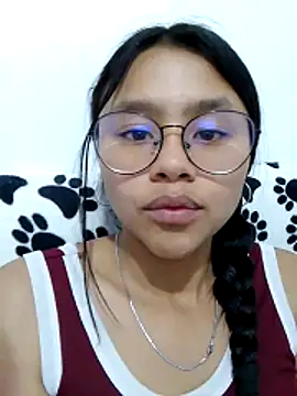 SofieLove 01 online show from April 5, 2026, 8:10 am