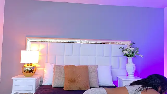 MadeleineHocker online show from September 10, 2025, 12:48 pm