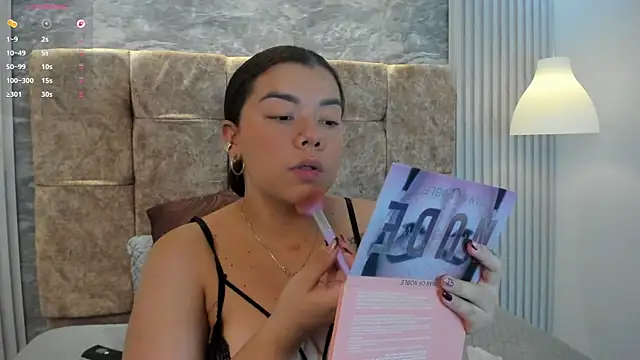 leilapons online show from November 23, 2025, 5:45 pm