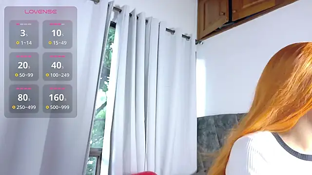 ValeriGallardo17 online show from September 24, 2025, 9:32 pm