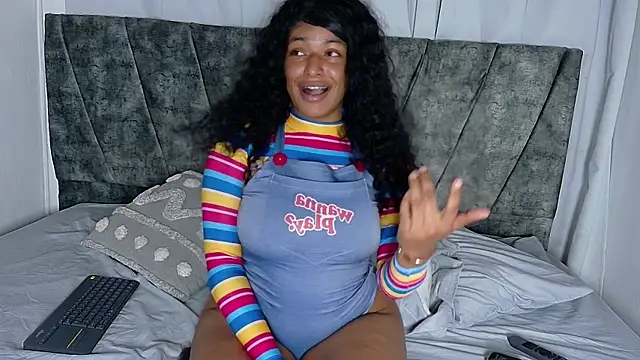 ValeriGallardo17 online show from October 23, 2025, 10:41 pm