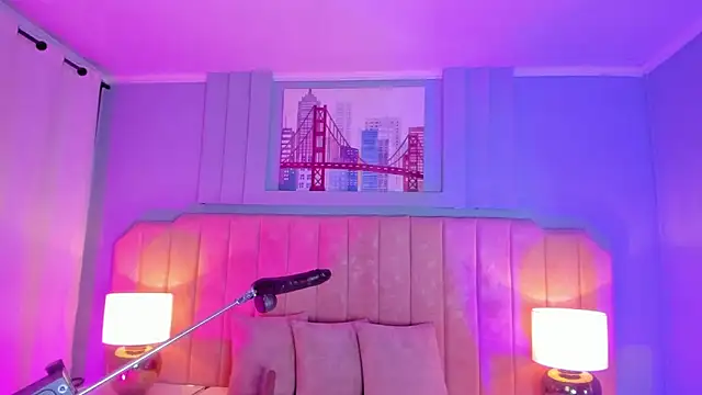 noa moon online show from October 4, 2025, 10:50 am