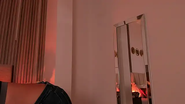 Rachell Jamess online show from September 20, 2025, 1:43 am