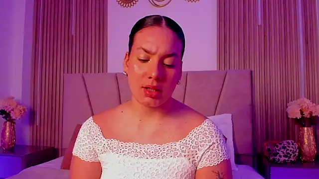 Rachell Jamess online show from November 13, 2025, 3:43 am