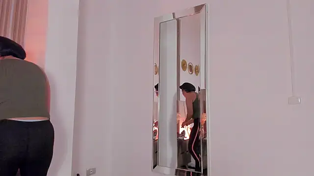 Rachell Jamess online show from September 9, 2025, 3:38 am