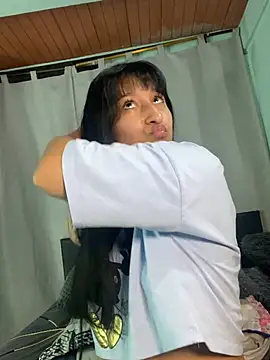 Snapshot of EVAH_LEE_ chatting on February 4, 2026, 2:06 am EVAH LEE online show from February 4, 2026, 2:06 am