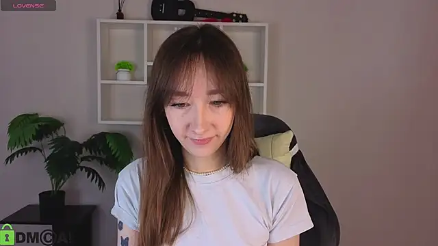 Miche1le Allenne online show from April 15, 2026, 1:11 am