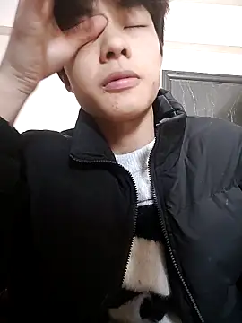 junjun1189 online show from December 15, 2025, 12:27 am