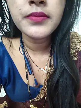 Snapshot of BEAUTY_QUE chatting on October 27, 2025, 9:05 pm BEAUTY QUE online show from October 27, 2025, 9:05 pm