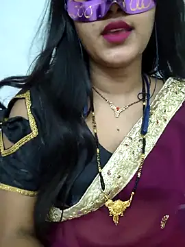 Snapshot of BEAUTY_QUE chatting on October 23, 2025, 4:05 pm BEAUTY QUE online show from October 23, 2025, 4:05 pm