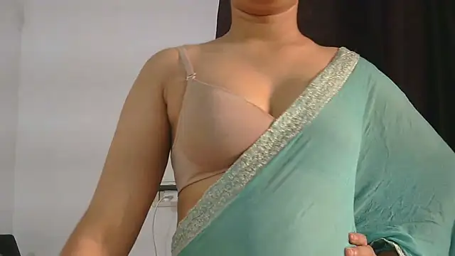 Cute-Bacchi online show from September 26, 2025, 1:34 am