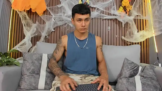 Leo santoro online show from October 31, 2025, 1:41 pm