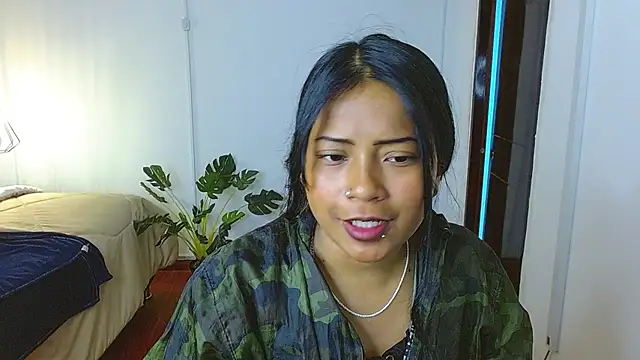 Snapshot of LilyCutee_ chatting on October 3, 2025, 7:15 pm LilyCutee online show from October 3, 2025, 7:15 pm